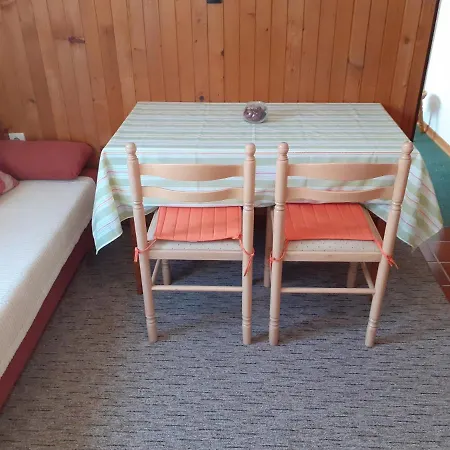 Pet Friendly Simunec Appartement