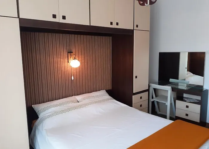 Pet Friendly Simunec Appartement